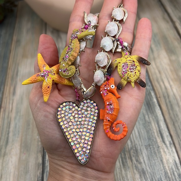 ⭐️Adorned Crown Artisan Assemblage aquarium collection sea creatures necklace - Picture 11 of 14